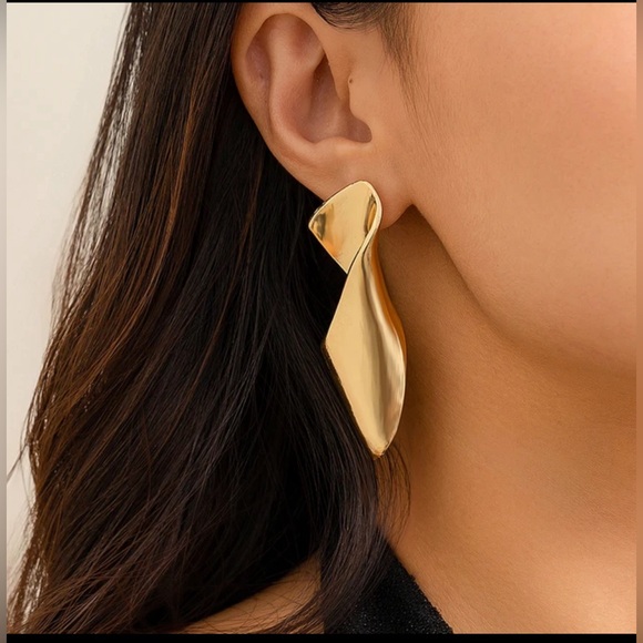 NEW Vintage Irregular Geometric Metal Twisted Stud Earring For Women Gold - Picture 16 of 16